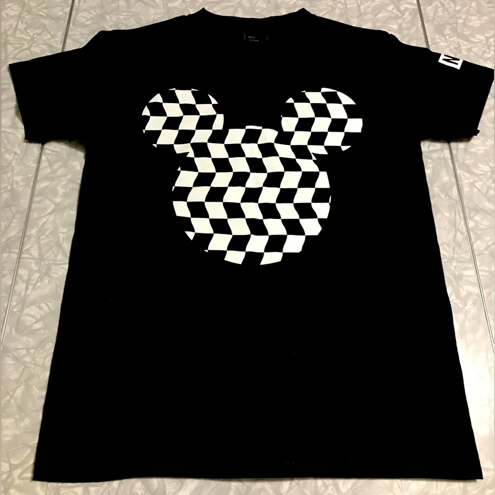 Disneyland Disney Parks - Vacation 
Neff Checkered Mickey Mouse T-Shirt Small